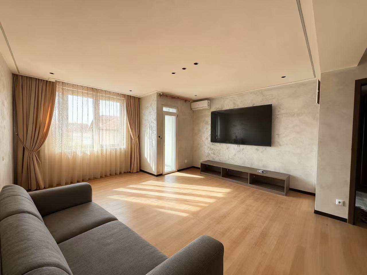 Sky VISTA Hotel guest room gallery preview